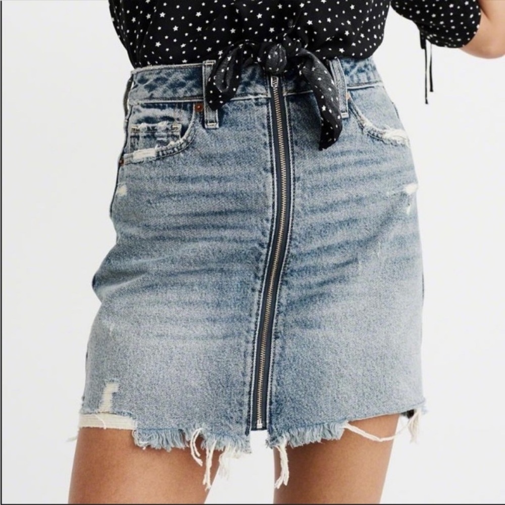 Abercrombie & Fitch Zip Up A Line Denim Skirt. Size 26